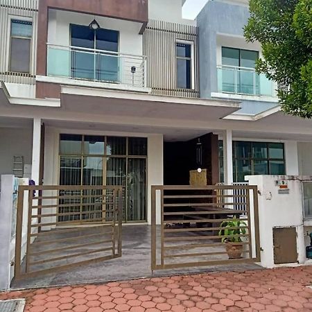 Kuala Selangor Botanic 4R3B Homestay 15Pax Exterior foto