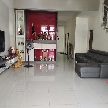 Kuala Selangor Botanic 4R3B Homestay 15Pax Exterior foto