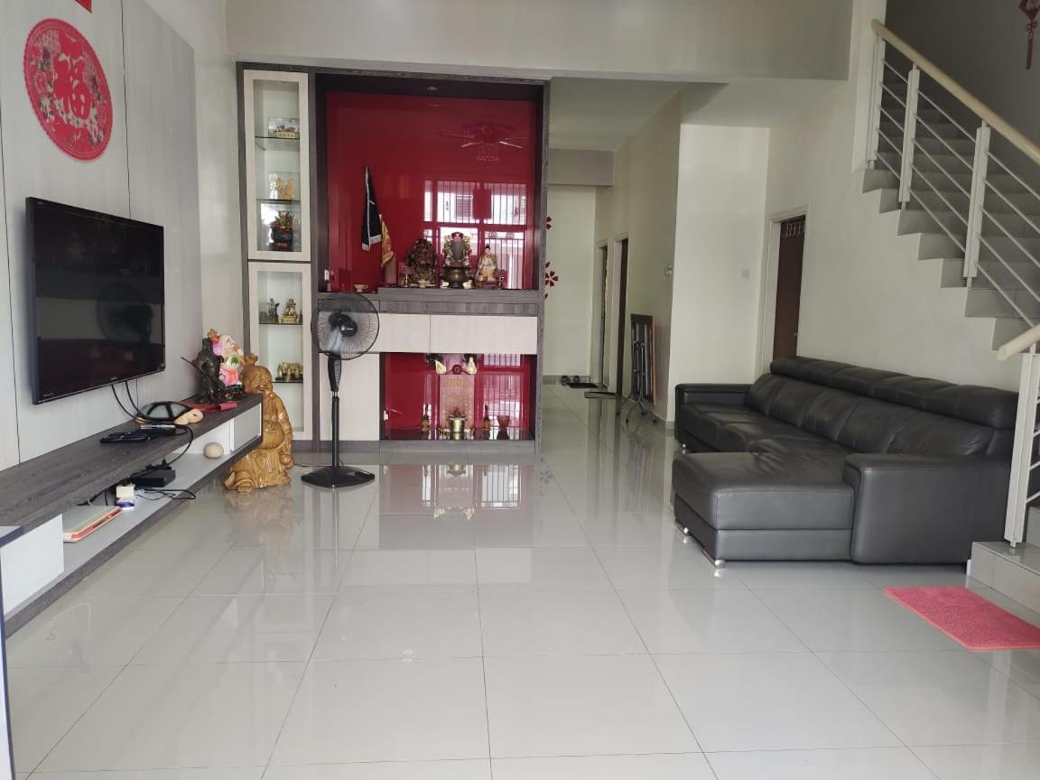 Kuala Selangor Botanic 4R3B Homestay 15Pax Exterior foto